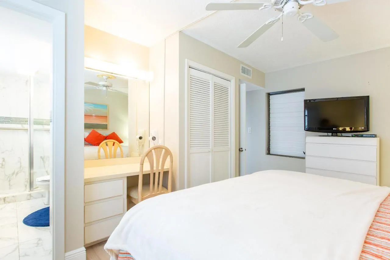 Cocoplum #1 Condo Джорджтаун